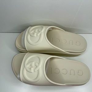 Women's slide sandal with Interlocking G